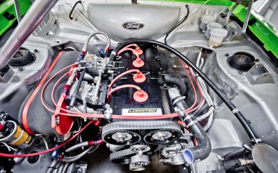 photo moteur Ford BDG installé dans le compartiment moteur d’une Ford RS 2000